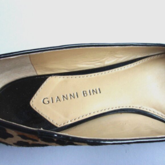 Pre-Owned Gianni Bini Women's Cheetah Calf Hair Leather Flats, Size 8-1/2 M - Picture 7 of 10